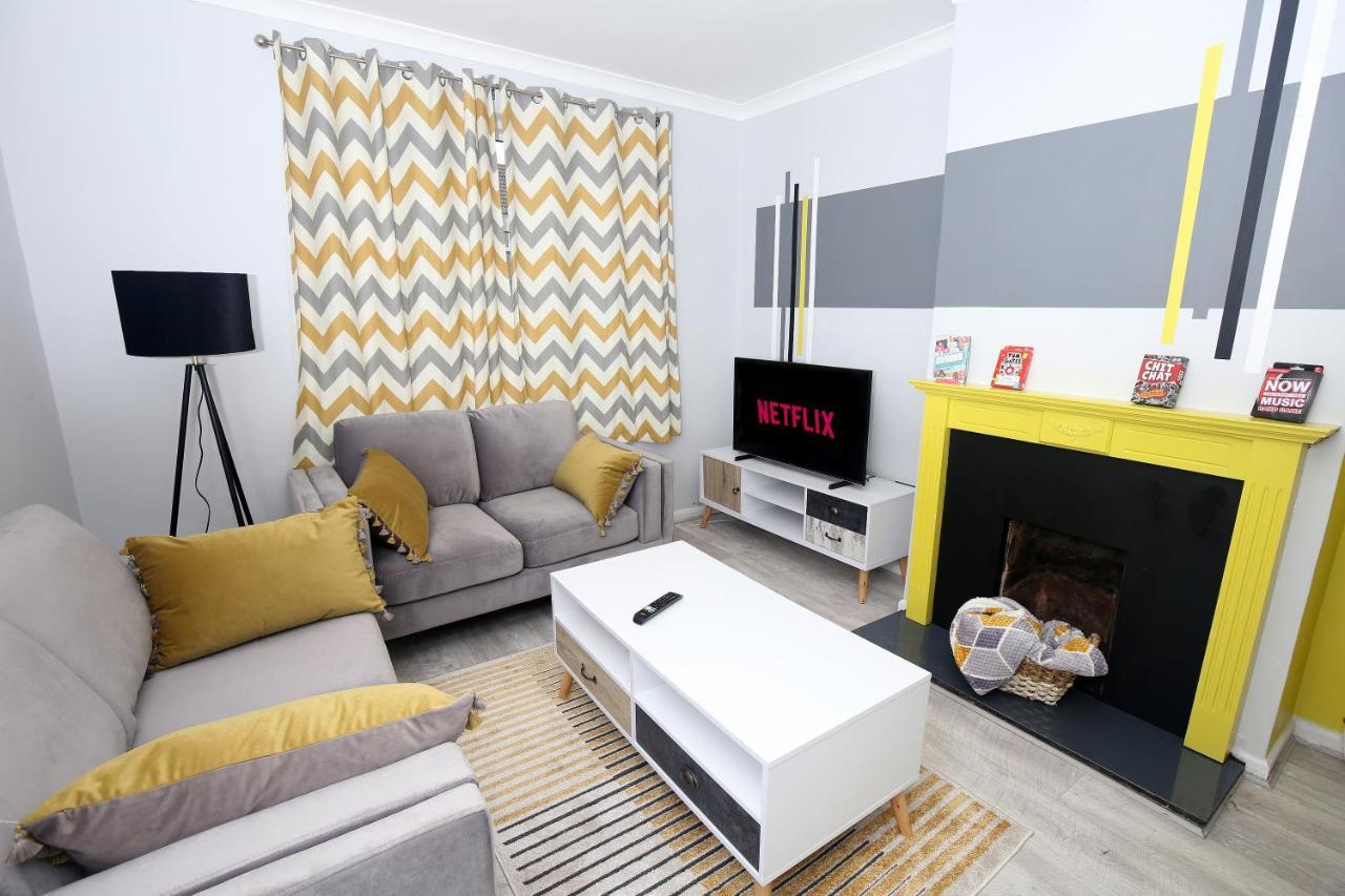3-Bed House With Parking Near London O2 Apartment Exterior photo